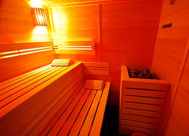 Intérieur du sauna au camping en Vendée à Saint-Hilaire-de-Riez près de Saint-Jean-de-Monts