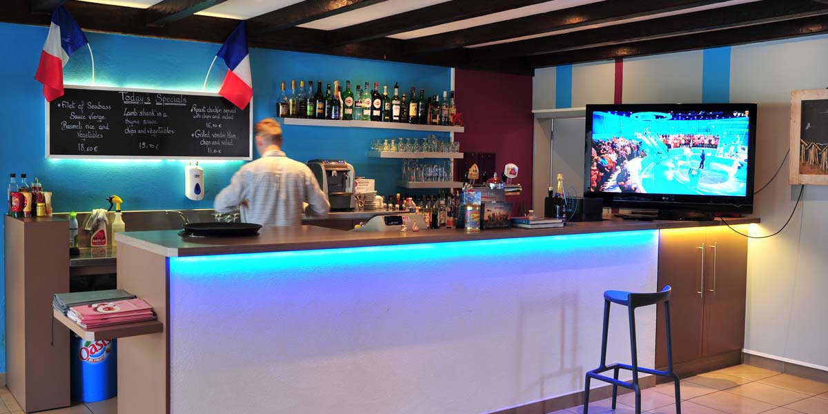 Bar mit Flachbildschirm auf dem Campingplatz in der Vendée bei Saint-Jean-de-Monts