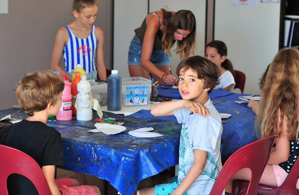 Animation en intérieur au club-enfants du camping à Saint-Hilaire-de-Riez