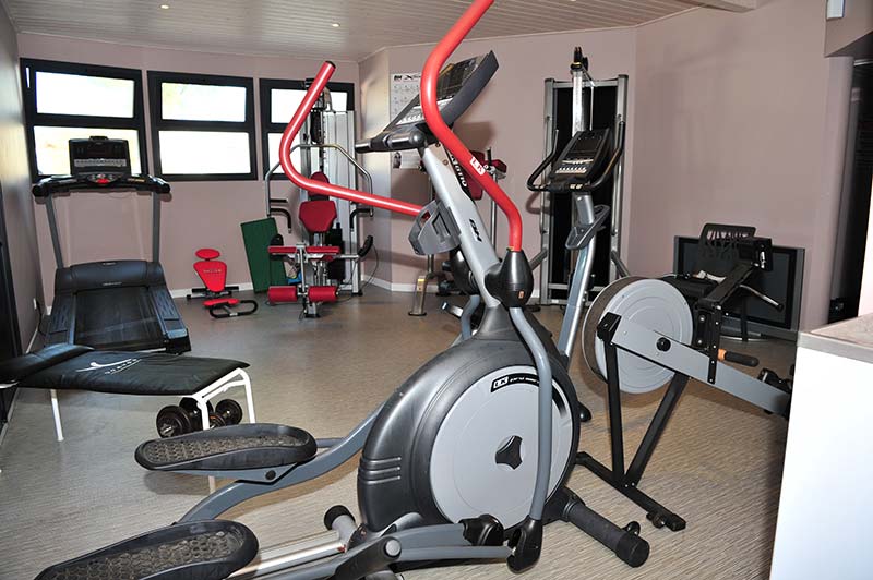 Salle fitness moderne camping Vendée avec équipements complets neufs