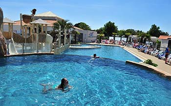 Het overloopbad op camping Les Écureuils in Vendée