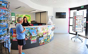 Vue générale de la récéption du camping Les Écureuils à Saint-Hilaire-de-Riez