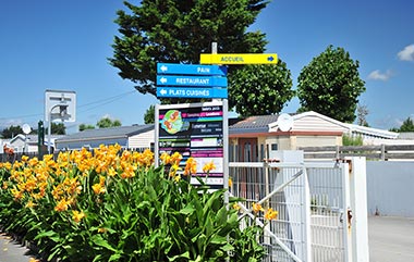 Signage of the services of the Les Écureuils campsite in Saint-Hilaire-de-Riez