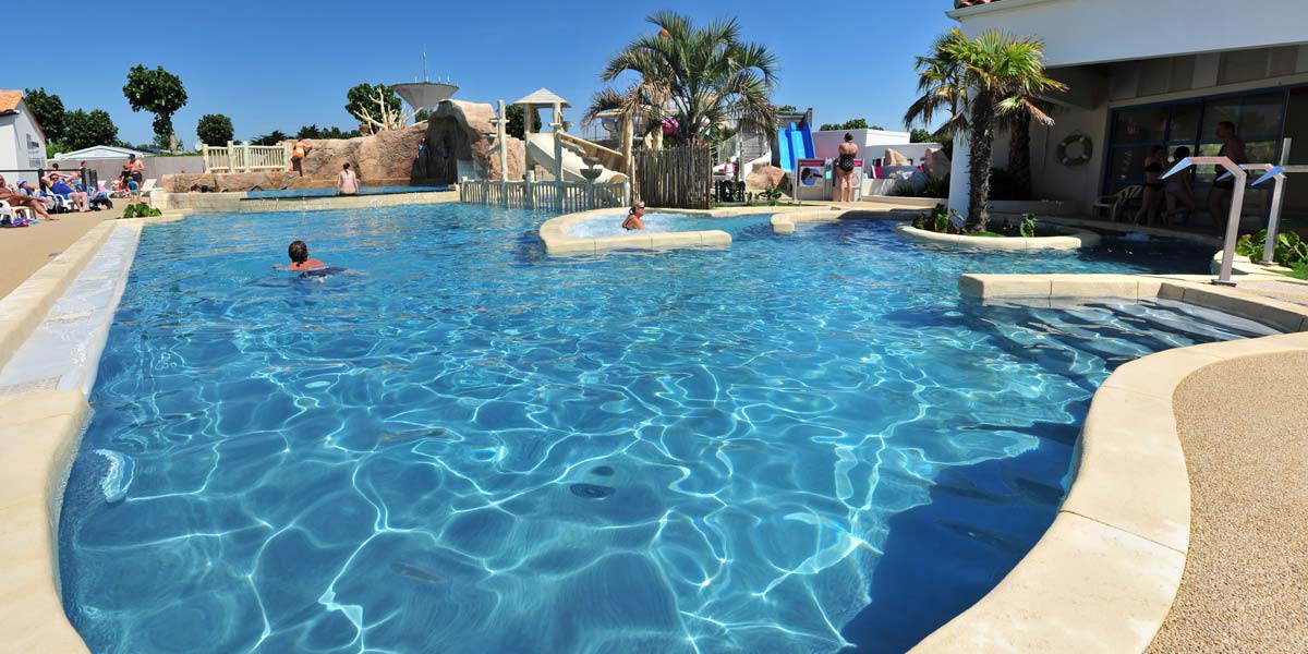 Pool of the aquatic area of the Les Écureuils campsite in Saint-Hilaire-de-Riez