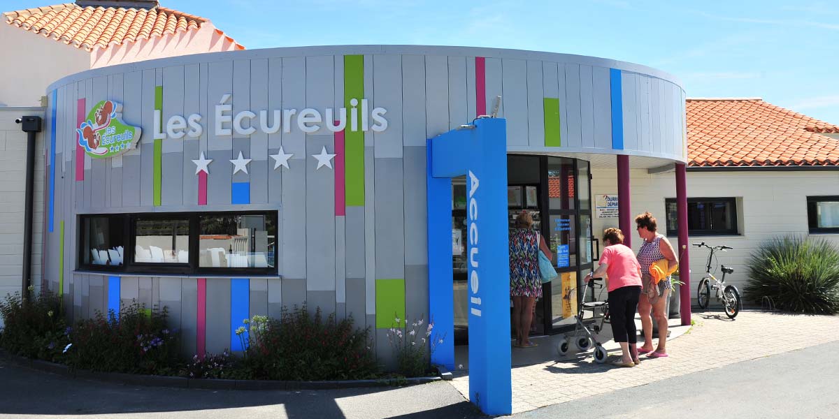 Reception of Les Écureuils campsite in Vendée in Saint-Hilaire-de-Riez near Saint-Gilles-Croix-de-Vie