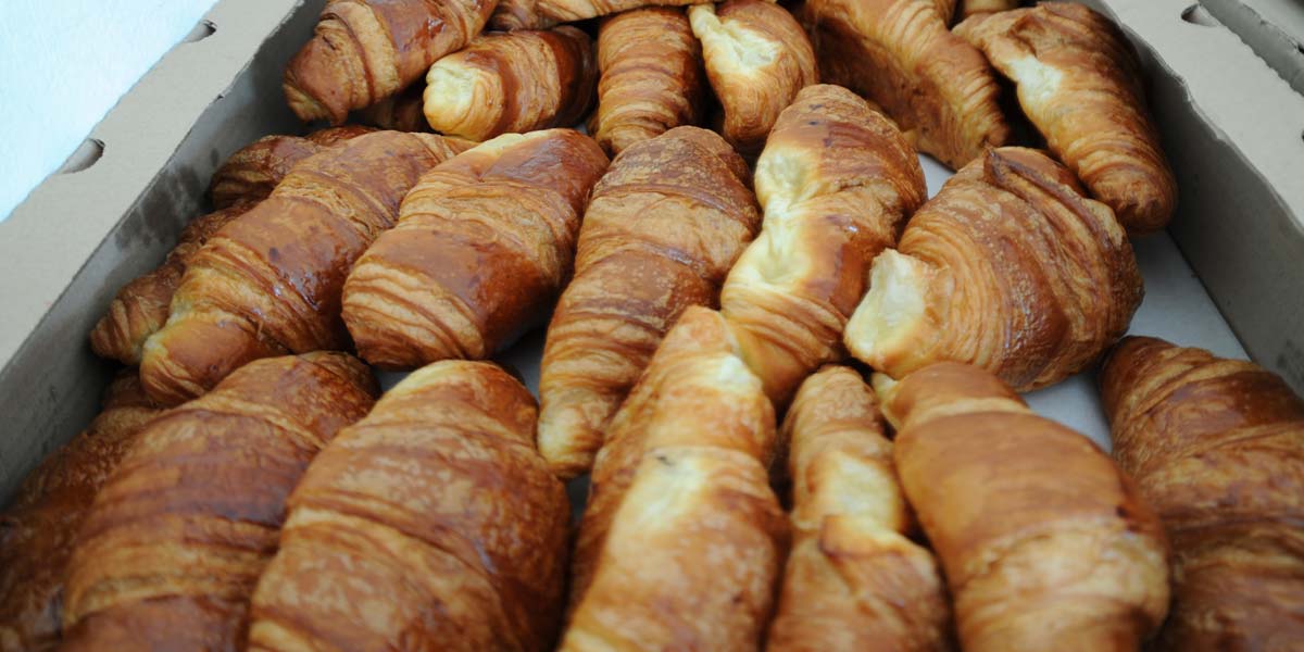 Frische Croissants auf dem Campingplatz Les Écureuils bei Saint-Gilles-Croix-de-Vie